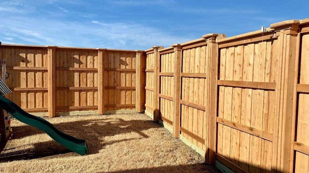 Curb Appeal Fence Company : Fence Staining in Dallas, TX | (214) 392-3043